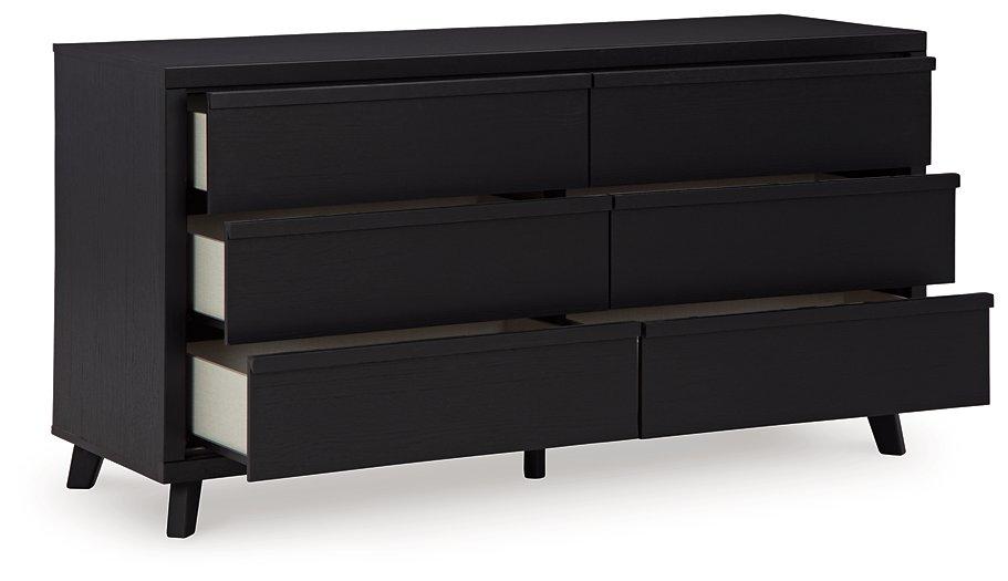 Danziar Dresser